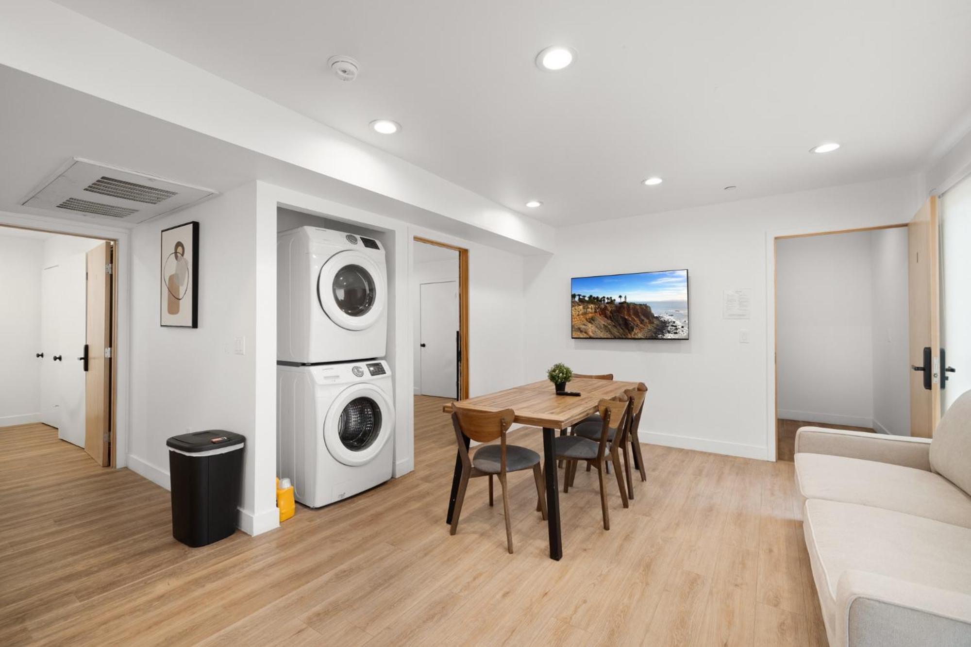 Modern Getaway In The Heart Of La Near Usc, Private Room With Share Living Room And Kitchen Los Angeles Exterior photo