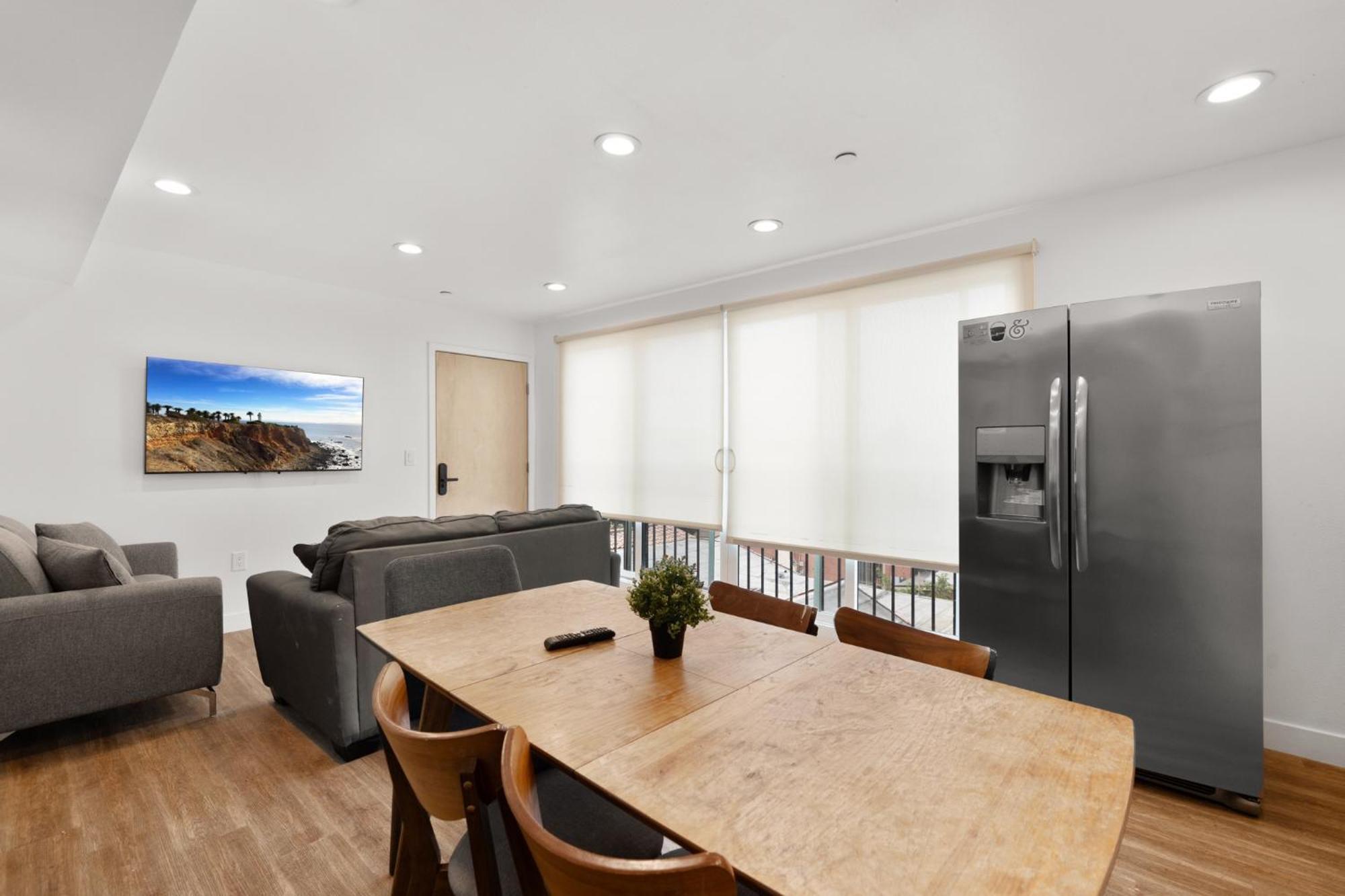Modern Getaway In The Heart Of La Near Usc, Private Room With Share Living Room And Kitchen Los Angeles Exterior photo