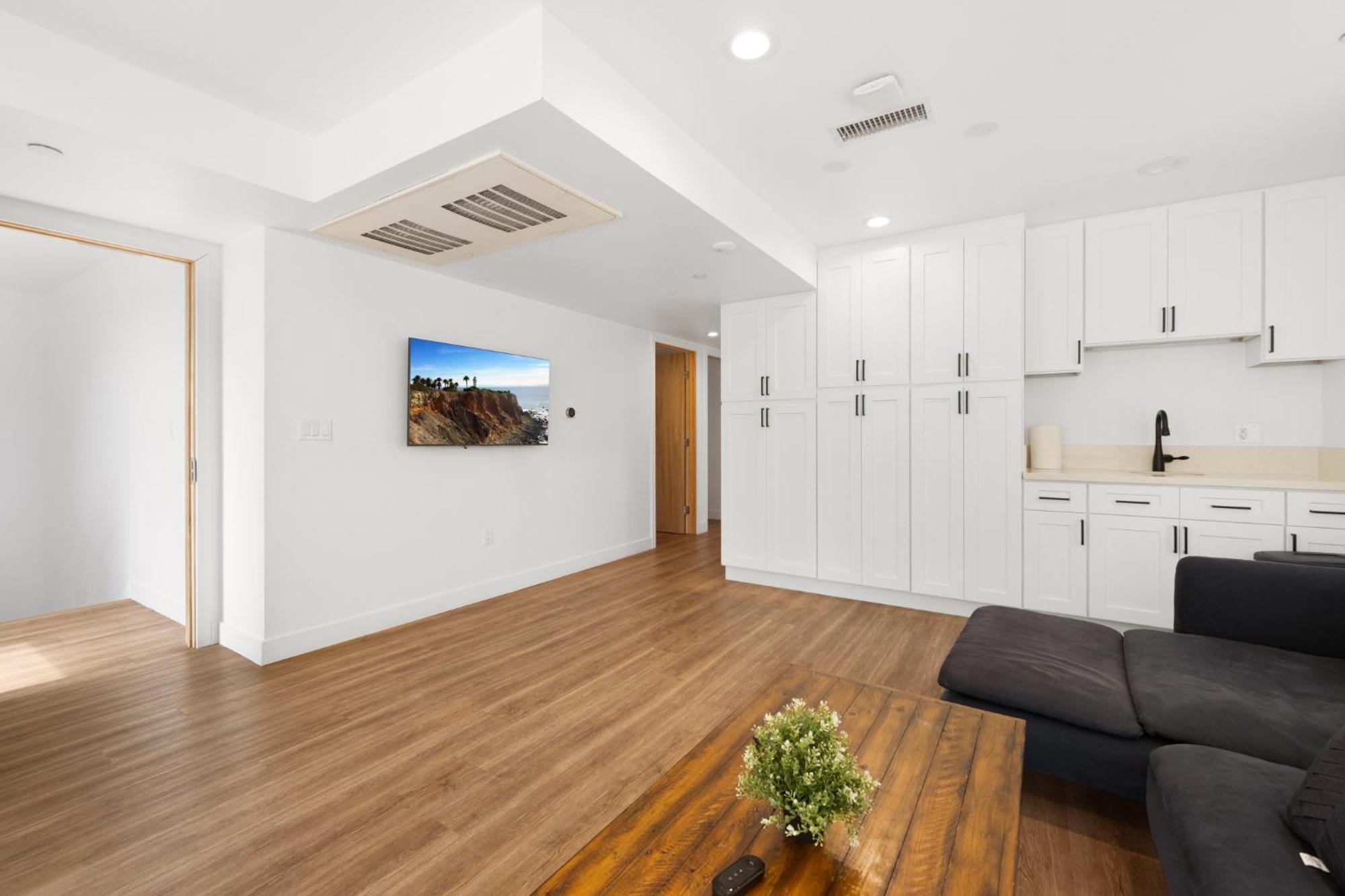 Modern Getaway In The Heart Of La Near Usc, Private Room With Share Living Room And Kitchen Los Angeles Exterior photo