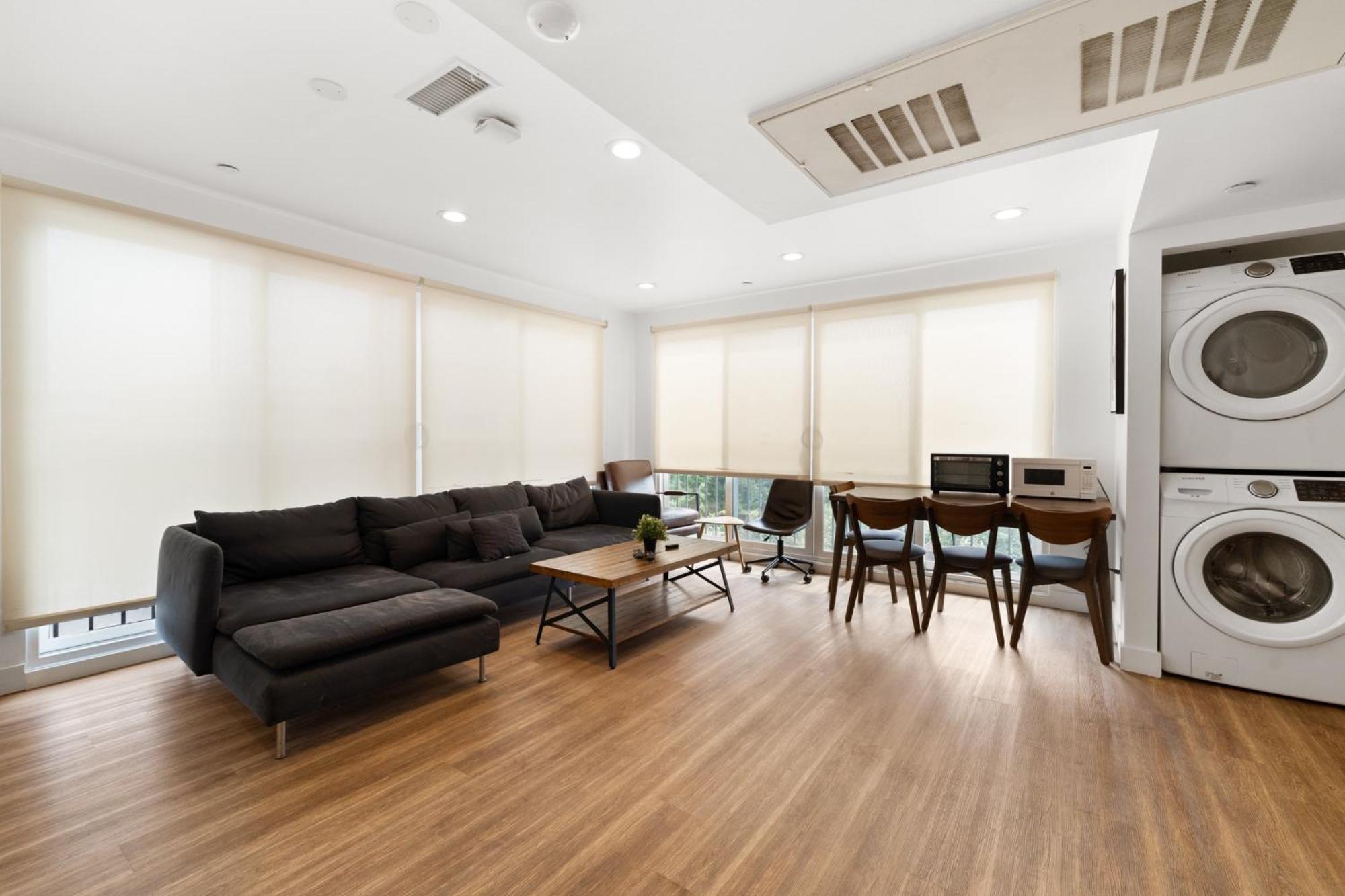 Modern Getaway In The Heart Of La Near Usc, Private Room With Share Living Room And Kitchen Los Angeles Exterior photo